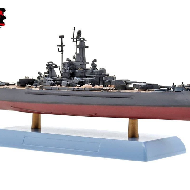 1/1000 U.S. Navy Battleship South Dakota Die-Cast Model -...