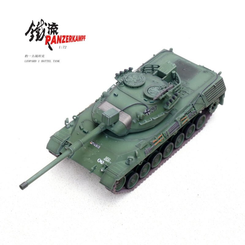 12227PD-Leopard 1 (4. Baulos) DE Bundeswehr Heer (German Army) PzBtl 153 Y-878...